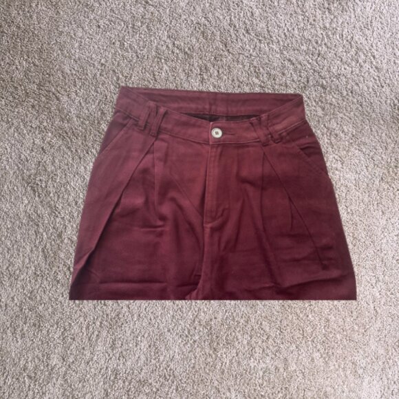 🧥 **Top: Levi’s Pink Denim Jacket** - Picture 9 of 14